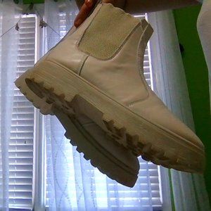 Vintage urban white y2k boots
